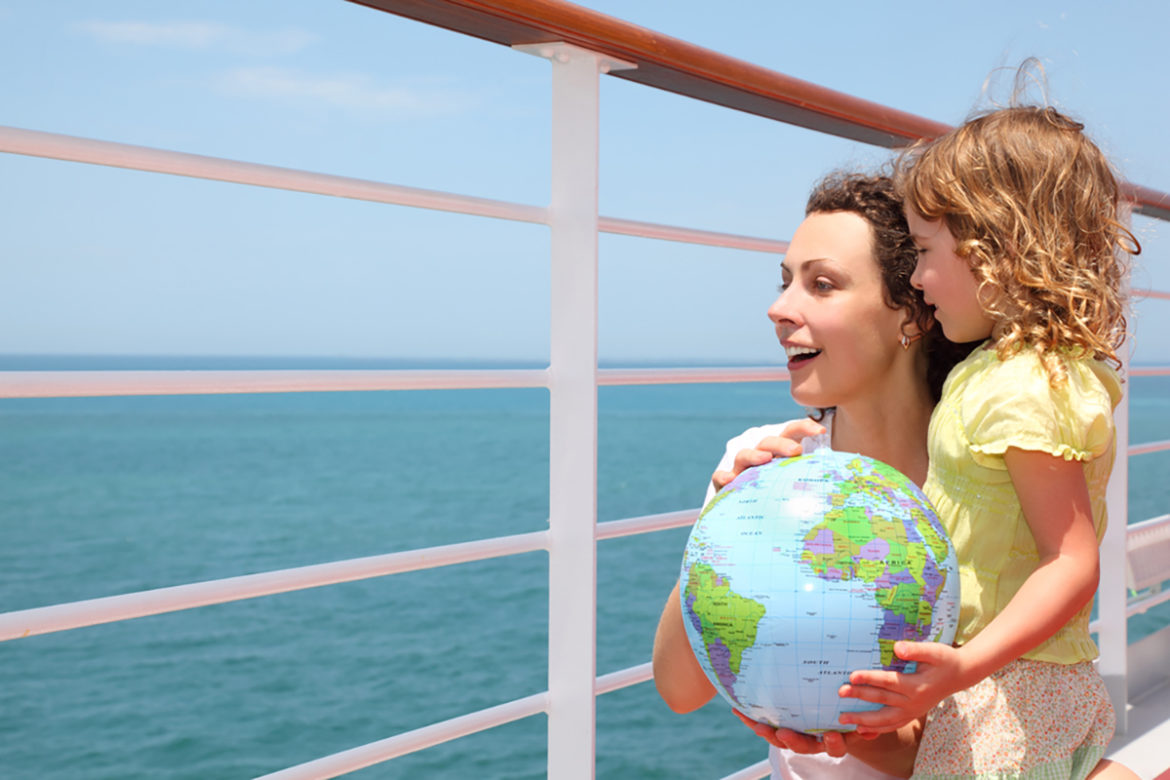Cruise Mother and Daughter